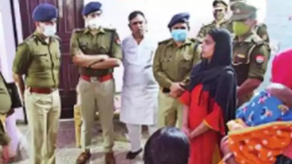 अब तक 100 घरों में कर चुकी है चोरी