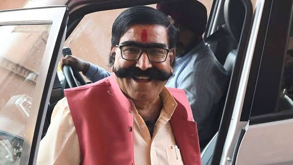 'मैंने खुल्लम खुल्ला छुट दे रखी है...मारो...' 'मैंने खुल्लम खुल्ला छुट दे रखी है...मारो...'