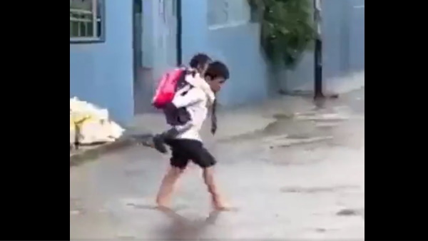 आईपीएस अफसर ने शेयर किया वीडियो आईपीएस अफसर ने शेयर किया वीडियो