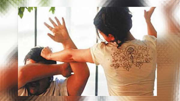 पहुंच जाती थी दफ्तर, करती थी हंगामा 