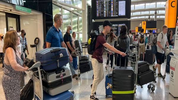 शख्स गया टॉयलेट, पीछे से लाखों रुपए लेकर फरार 