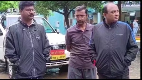 बारिश की वजह से नदी में बढ़ गया जलस्तर तो बह गया युवक बारिश की वजह से नदी में बढ़ गया जलस्तर तो बह गया युवक