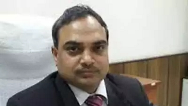 कौन हैं आईएएस राजेश वर्मा