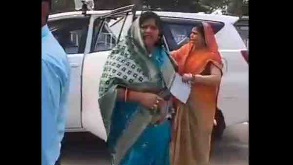 मुर्दाबाद के नारे सुनकर भड़की पूर्व मंत्री इमरती देवी