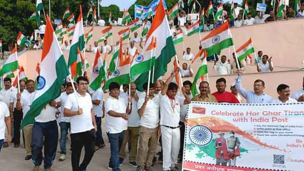 घर बैठे करें बुकिंग, डाकिया पहुंचाएंगे तिरंगा