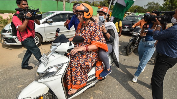 वायरल हो गया स्मृति ईरानी का वीडियो 