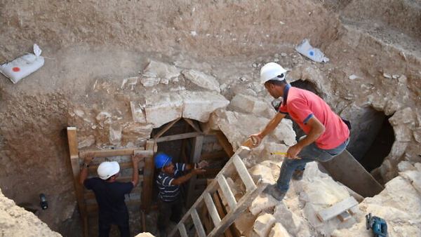 कहां मिला है महल? कहां मिला है महल?