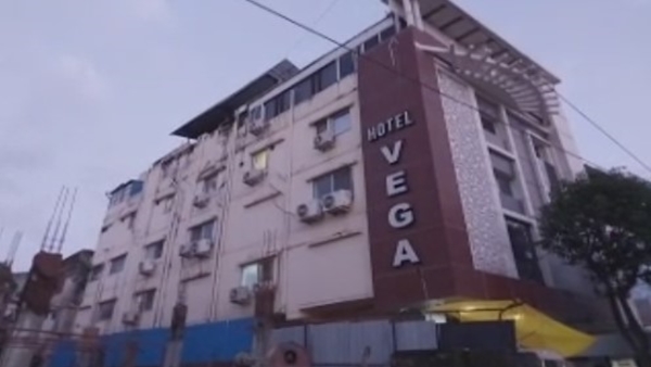 छापे के 36 घंटे बाद हो पाया होटल सील 