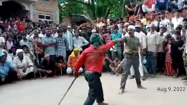 भानपुर गांव का बताया जा रहा मामला