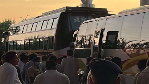  रायपुर पहुंचे झारखंड के विधायक 