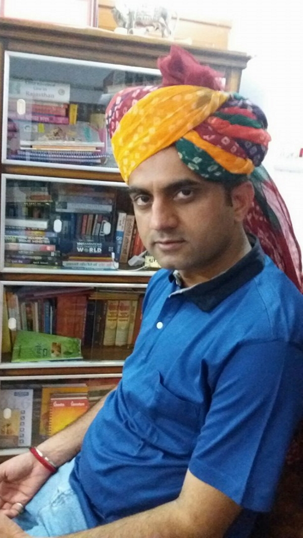 1999 में बने ग्रामसेवक, पहली पोस्टिंग सेतरउ गांव में 1999 में बने ग्रामसेवक, पहली पोस्टिंग सेतरउ गांव में