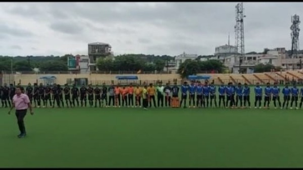 दूसरी बार पहुंचे हैं लक्ष्मीबाई समाधि स्थल पर सिंधिया