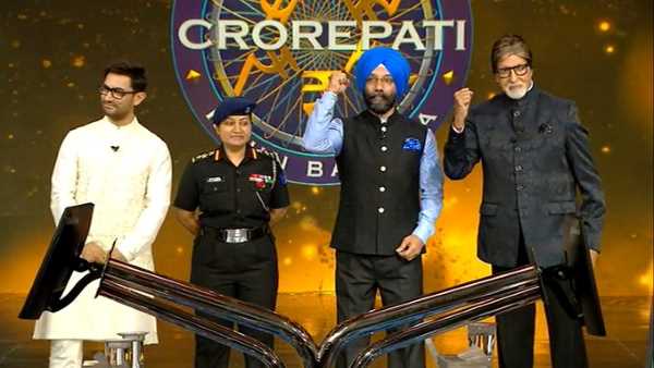 बड़े पर्दे पर कैडेटव स्टाफ ने देखा KBC बड़े पर्दे पर कैडेटव स्टाफ ने देखा KBC