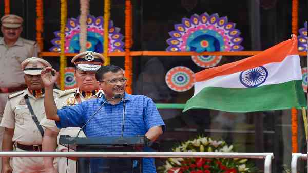 अब 130 करोड़ भारतीयों की बात करने लगे हैं