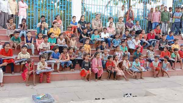 जीवन संघर्षों से भरा रहा 