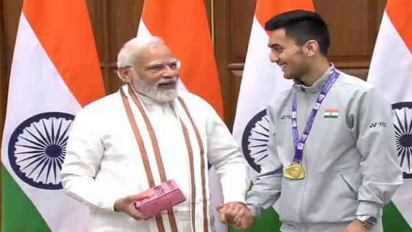 पीएम मोदी को अल्मोड़ा की मशहूर बाल मिठाई कर चुके हैं भेंट पीएम मोदी को अल्मोड़ा की मशहूर बाल मिठाई कर चुके हैं भेंट