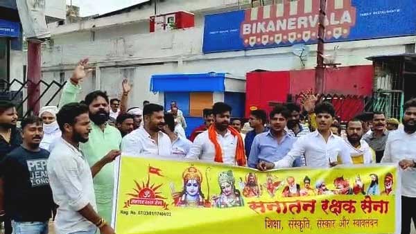 Laal Singh Chaddha movie release varanasi Laal Singh Chaddha movie release varanasi