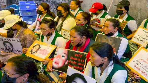 'जिनपिंग तिब्बतियों की पहचान मिटाने में लगे हैं'