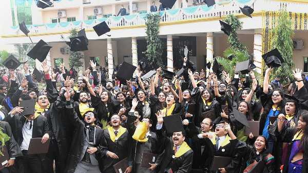 सुप्रीम में याचिका पर हो रही सुनवाई सुप्रीम में याचिका पर हो रही सुनवाई