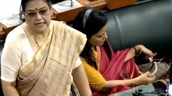 बैग छुपाते हुए वीडियो वायरल