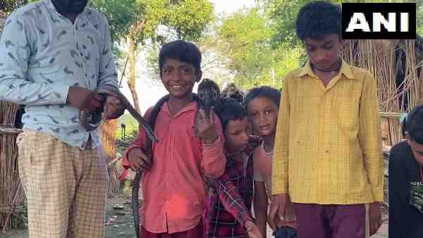 बिना अनुमति के किसी का खेत पार किया तो पीटते है वो