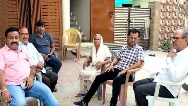 अरोड़ा का दफन शव बरामद किया गया