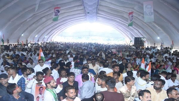 डोम लगाया गया उमस गर्मी से हलाकान हुए लोग डोम लगाया गया उमस गर्मी से हलाकान हुए लोग
