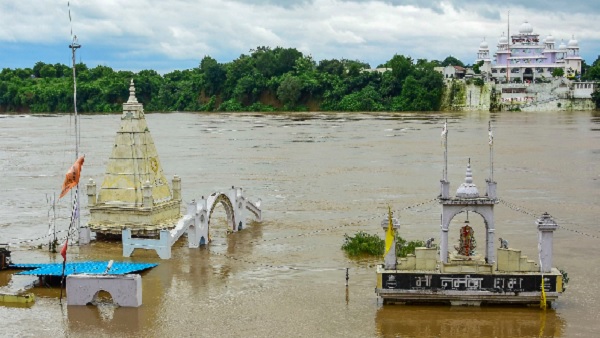भारी बारिश होने की आशंका 