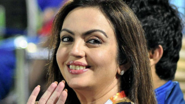 नीता अंबानी की कमाई 