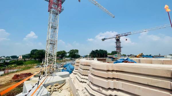 राम मंदिर में नक्काशीदार पत्थरों का हो रहा इस्तेमाल 