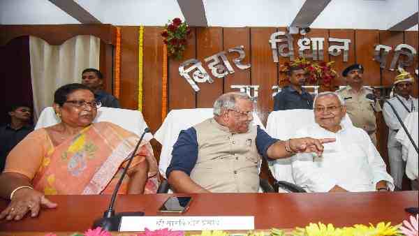 उद्धव ठाकरे का अंजाम देखकर डर गए नीतीश? 