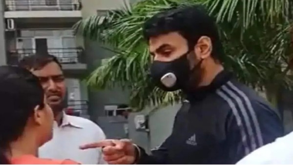 मुलाकात से पहले होती थी तलाशी