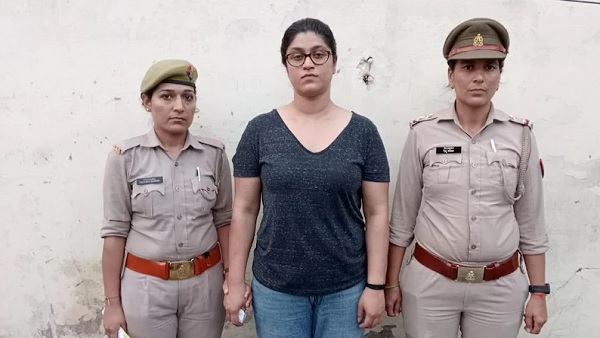दिल्ली की मूल निवासी हैं भव्या रॉय