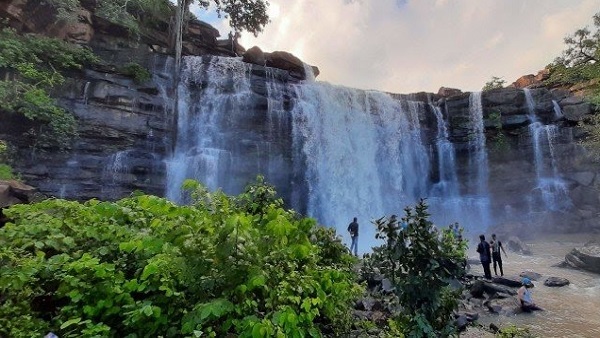 सागर-ललितपुर के बीच डोंगराखुर्द के पास स्थित है ‘कनकद्दर' जलप्रपात'