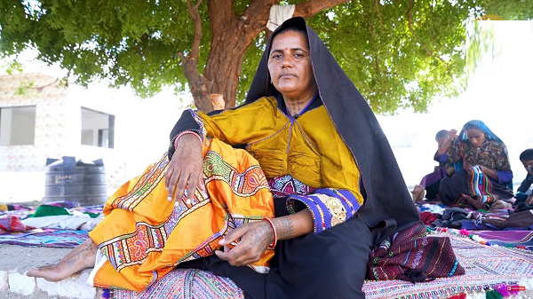  300 से ज्यादा तरह के बैग डिजाइन करा चुकीं