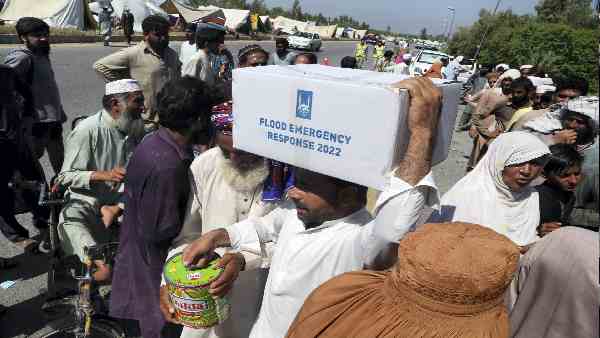 एक-तिहाई पाकिस्तान बाढ़ में डूबा