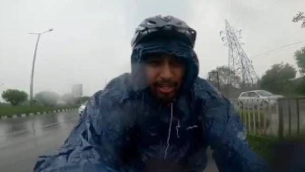 बारिश में साइकिल चलाना आसान नहीं था- नवनीत