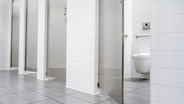 साइड से कर लो...फुल पिए है साइड से कर लो...फुल पिए है