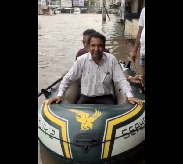 छह बड़े बांधों के गेट खोले गए छह बड़े बांधों के गेट खोले गए