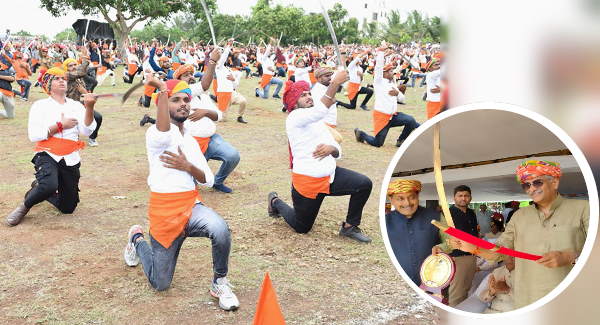 एक साथ 5 हजार युवाओं ने किया तलवार रास