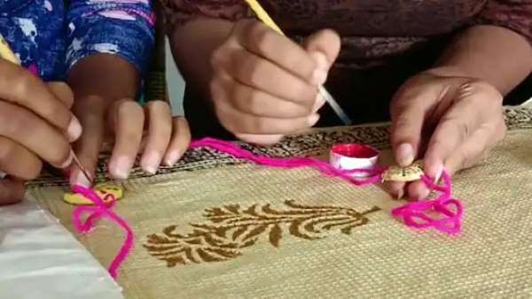 पहली बार राखियों में गोदना व कसीदाकारी
