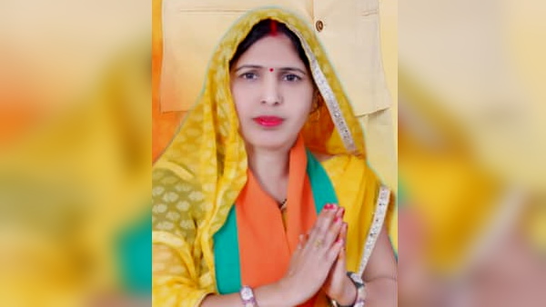  पहले भी हुआ गाड़ी पर पथराव