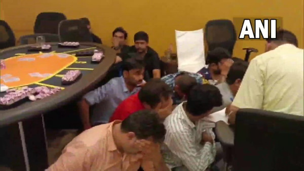 कार्रवाई सायपुरा बाग फार्म हाउस में की