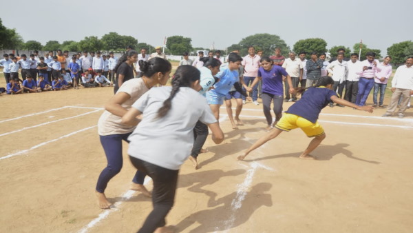 सीएम अशोक गहलोत ने राजीव गांधी ग्रामीण ओलंपिक 2022 का शुभारंभ किया सीएम अशोक गहलोत ने राजीव गांधी ग्रामीण ओलंपिक 2022 का शुभारंभ किया