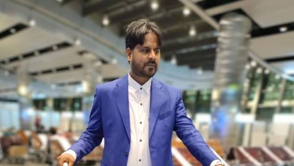 'टीन से बने स्कूल को एसी क्लास में बदलने की कोशिश' 'टीन से बने स्कूल को एसी क्लास में बदलने की कोशिश'