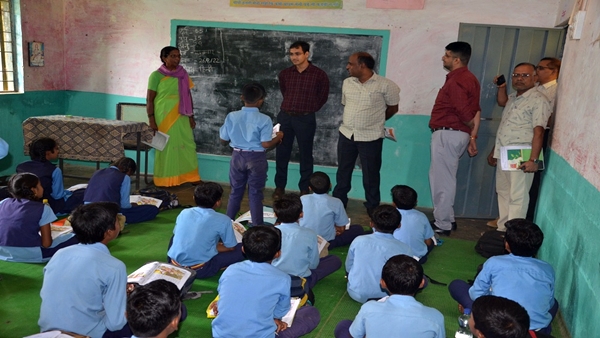 ऐसे में कैसे पढ़ेंगे और बढ़ेंगे बच्चे ?