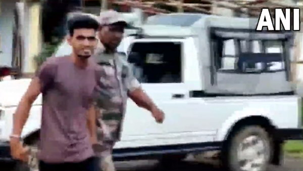 प्रपोजल ठुकराया तो युवक ने छात्रा को पेट्रोल डालकर जला दिया प्रपोजल ठुकराया तो युवक ने छात्रा को पेट्रोल डालकर जला दिया
