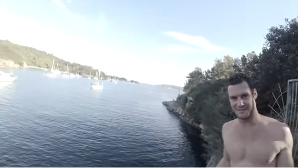 हमले के मूड में नहीं?