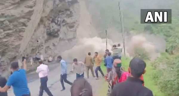 जनजीवन अस्त-व्यस्त