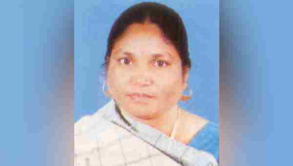 बेटी से तंग आकर पिता ने पुलिस को सौंपा